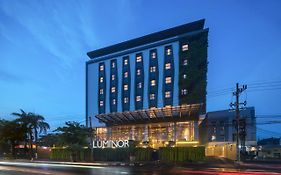 Luminor Hotel Airport Sidoarjo By Wh , Best Choice And Strategic Location With A Rooftop Area In Town